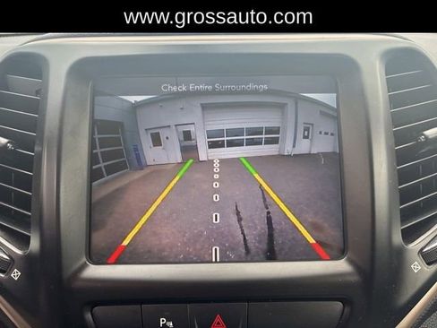 Used 2018 Jeep Cherokee Limited AWD/4WD image 14