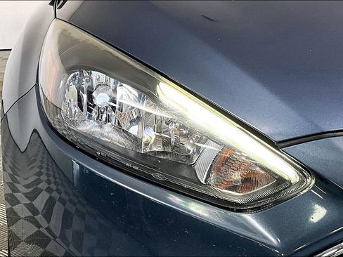 Used 2018 Ford Focus SEL image 28