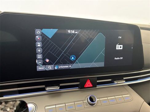 Used 2024 Hyundai Elantra Limited image 26