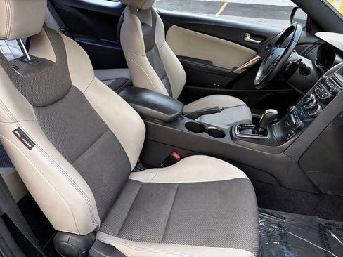 Used 2014 Hyundai Genesis 2.0T RWD image 11