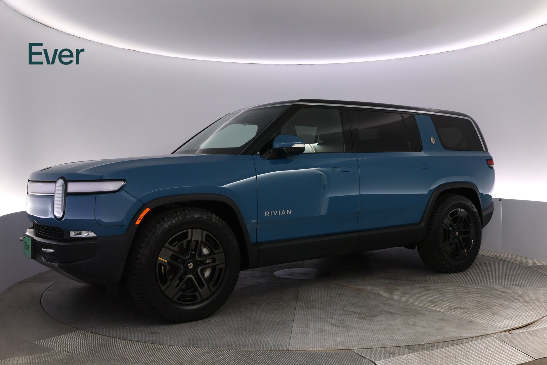Used 2024 Rivian R1S Adventure Dual AWD/4WD image 18