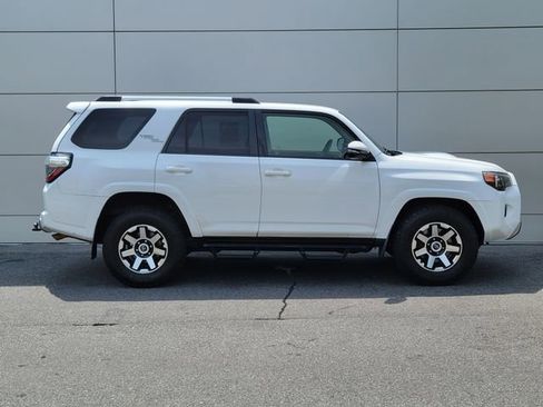Used 2018 Toyota 4Runner TRD Off-Road Premium AWD/4WD image 5