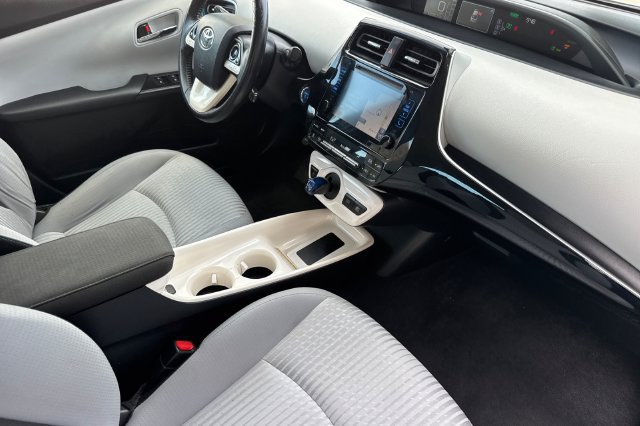 Used 2018 Toyota Prius Three FWD image 16