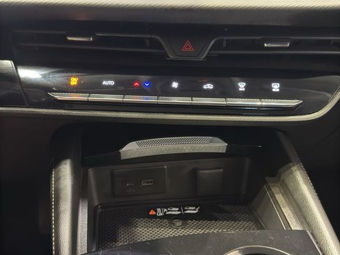 Used 2024 Buick Envision Preferred AWD/4WD image 29