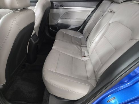 Used 2017 Hyundai Elantra Limited image 16