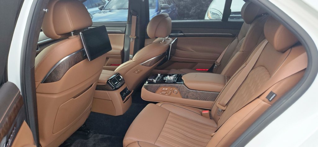 Used 2022 Genesis G90 5.0 Ultimate AWD/4WD image 23