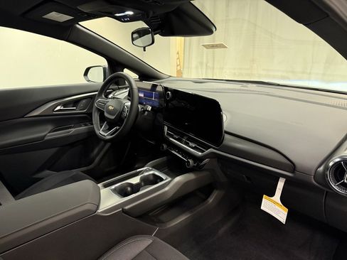 New 2026 Chevrolet Equinox EV LT w/ Comfort Package AWD/4WD image 15