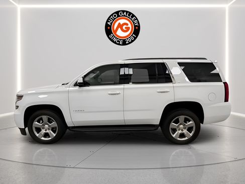 Used 2018 Chevrolet Tahoe LT w/ Luxury Package RWD image 11