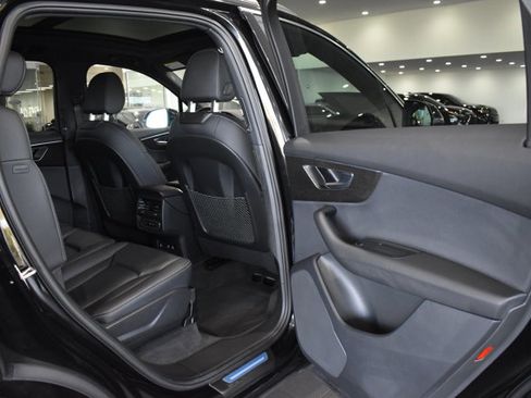 Certified 2025 Audi Q7 3.0T Premium w/ Convenience Package image 27