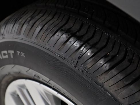 Used 2025 Cadillac XT4 Premium Luxury w/ Cold Weather Package image 20