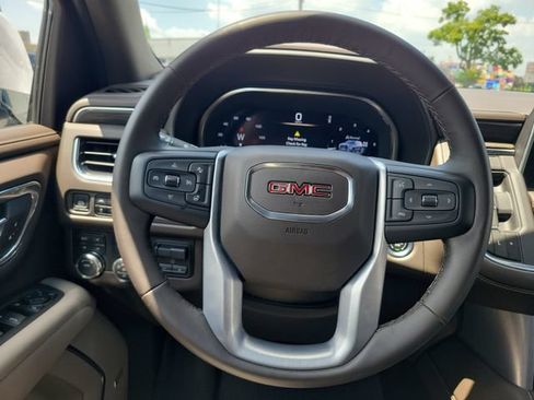 Used 2023 GMC Yukon SLT w/ SLT Premium Package AWD/4WD image 9