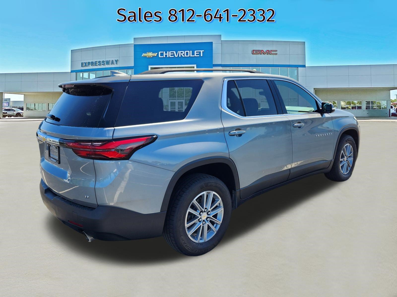 Used 2023 Chevrolet Traverse LT FWD image 7