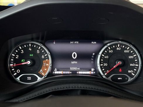 Used 2019 Jeep Renegade Latitude w/ UConnect 8.4 Nav Group image 15