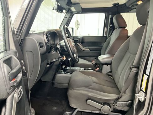 Used 2018 Jeep Wrangler Unlimited Sport S AWD/4WD image 17