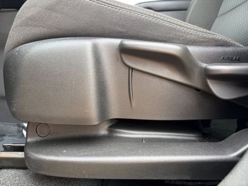 Used 2024 GMC Terrain SLE FWD image 14