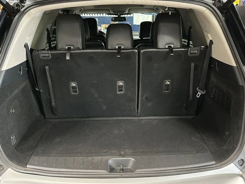 Used 2022 Nissan Pathfinder Platinum w/ Cargo Package image 15