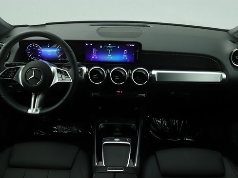 Used 2026 Mercedes-Benz GLB 250 image 7