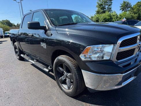 Used 2019 RAM 1500 ST w/ SXT Appearance Group AWD/4WD image 11