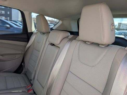 Used 2015 Ford Escape SE w/ SE Chrome Package image 14