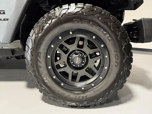 Used 2014 Jeep Wrangler Sport w/ Quick Order Package 24S AWD/4WD image 9