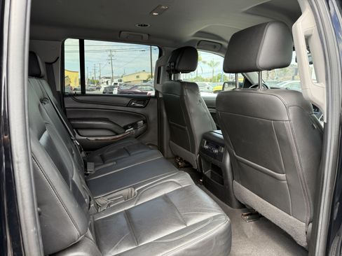 Used 2020 Chevrolet Suburban LT image 17