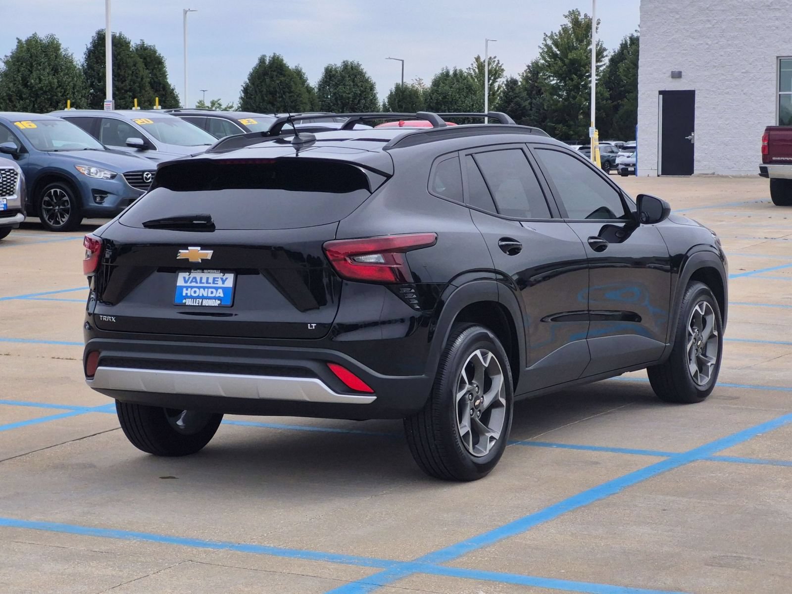 Used 2024 Chevrolet Trax LT FWD image 6