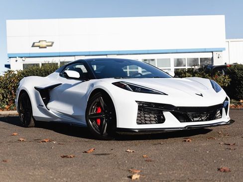 Used 2024 Chevrolet Corvette Z06 w/ Stealth Interior Trim Package RWD image 27