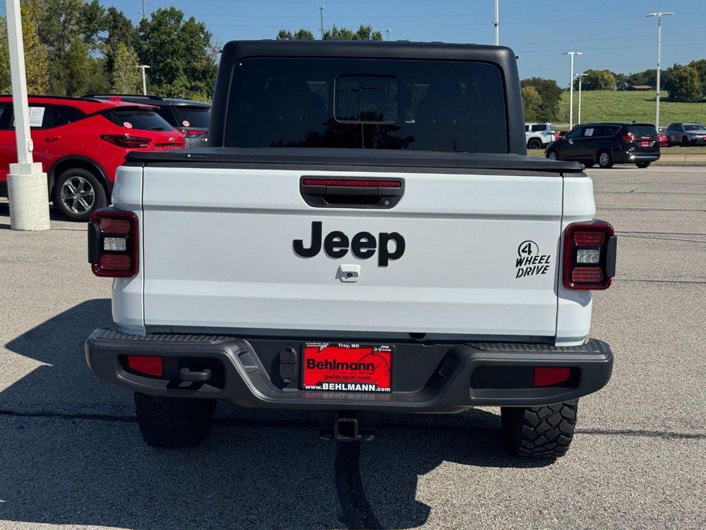 Used 2024 Jeep Gladiator Sport AWD/4WD image 5