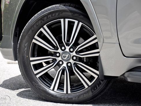 Used 2026 Lexus LX 700h Luxury AWD/4WD image 28