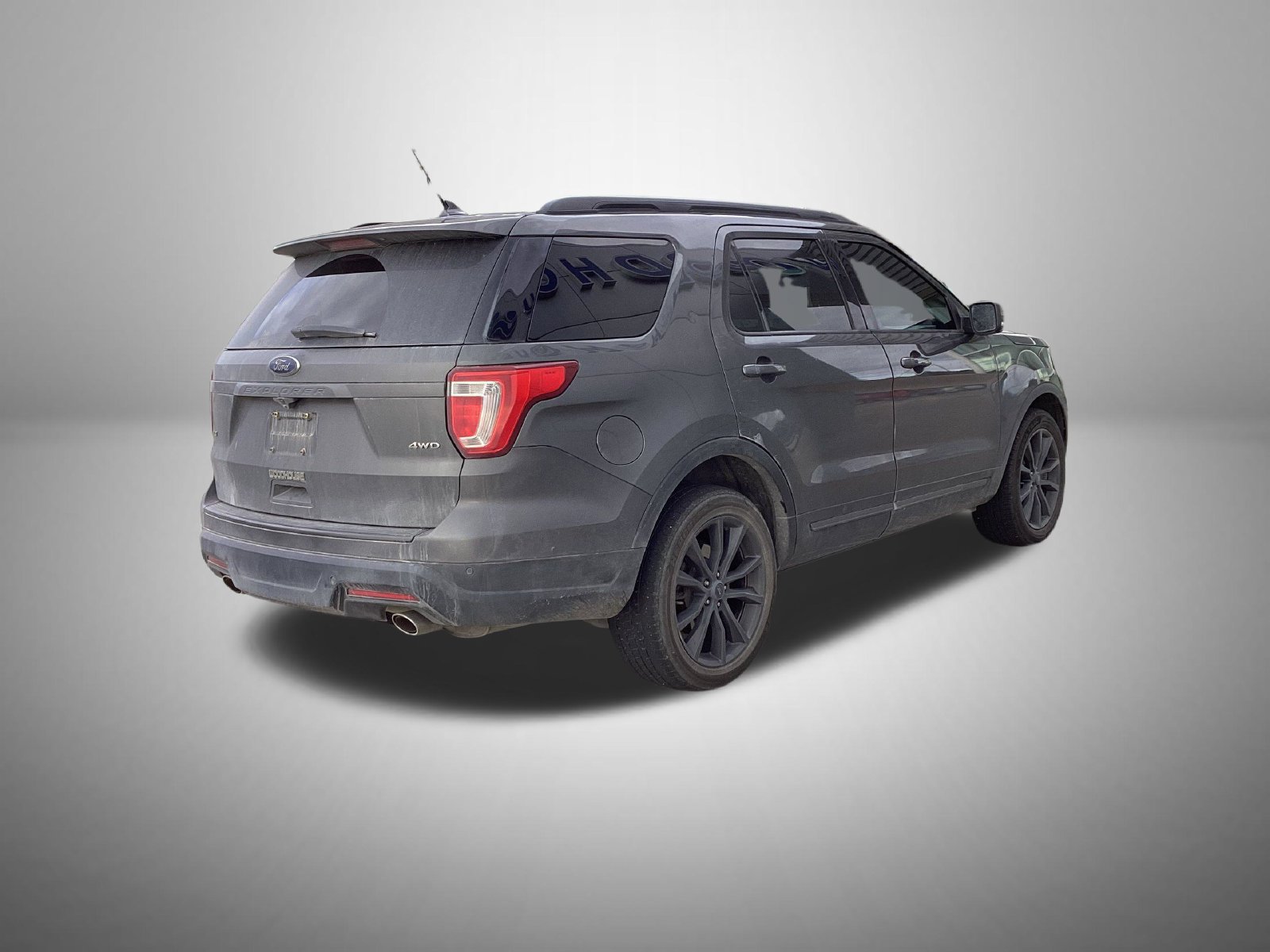 Used 2019 Ford Explorer XLT w/ Equipment Group 202A AWD/4WD image 3