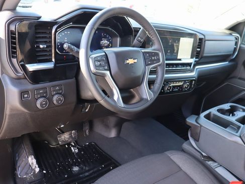 Used 2026 Chevrolet Silverado 1500 LT image 5