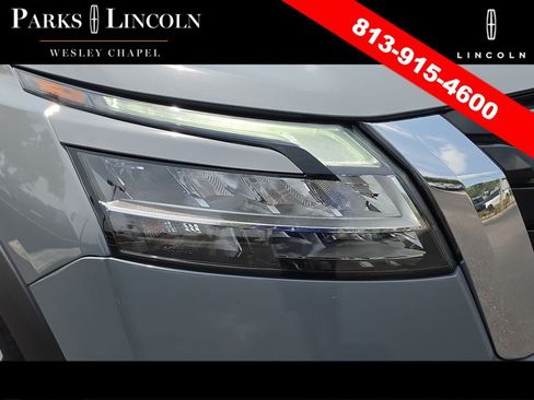 Used 2022 Nissan Pathfinder Platinum AWD/4WD image 6