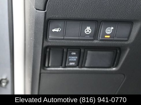 Used 2018 INFINITI QX80 4WD w/ Deluxe Technology Package image 14