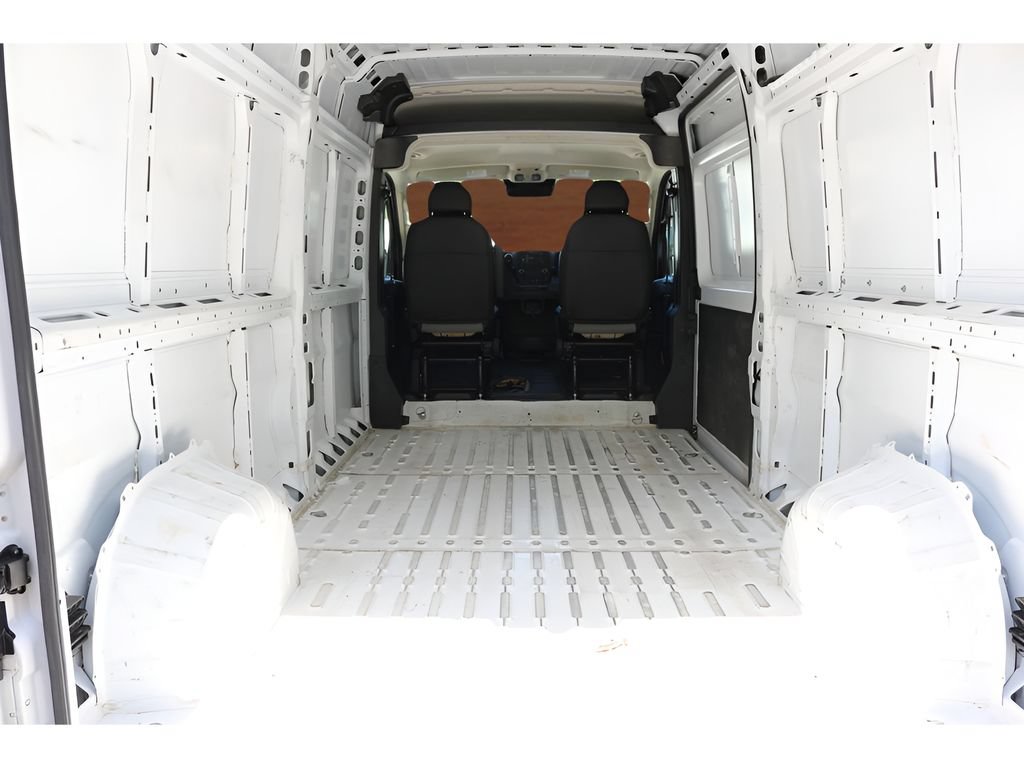 Used 2024 RAM ProMaster 2500 w/ Convenience Group FWD image 14