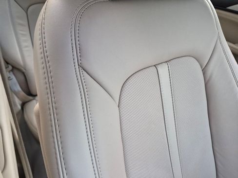 Used 2020 Lincoln MKZ Reserve FWD image 18