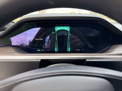 Used 2024 Tesla Model S image 31