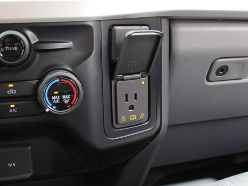 Used 2025 Ford F350 XLT AWD/4WD image 32