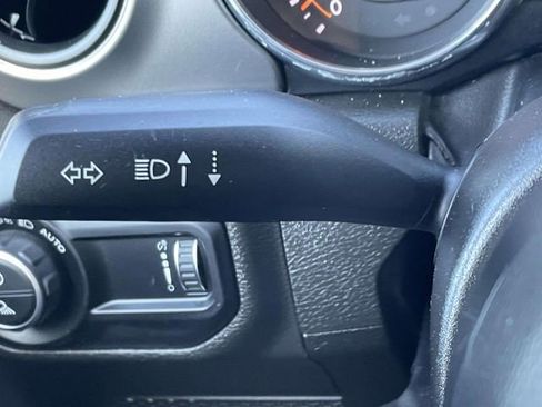 Used 2023 Jeep Gladiator Sport AWD/4WD image 21
