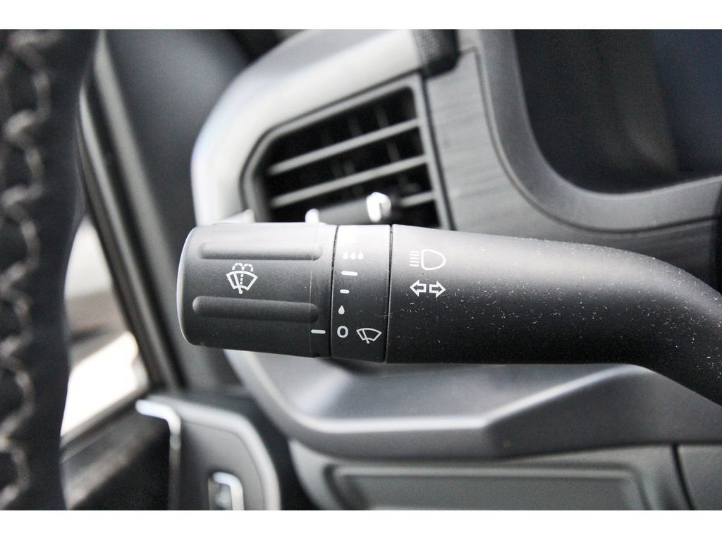 Used 2025 Ford F150 Lightning XLT AWD/4WD image 18