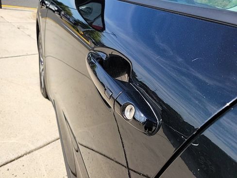 Used 2020 Kia Niro LXS FWD image 9
