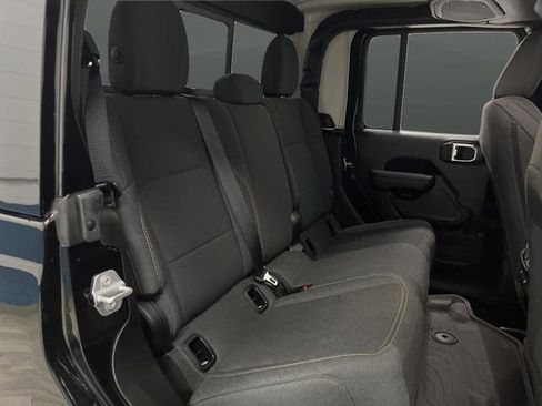 Used 2024 Jeep Gladiator Sport image 29