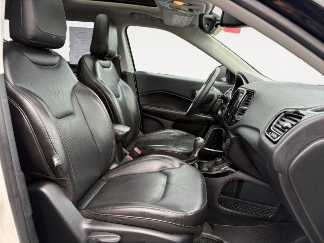 Used 2018 Jeep Compass Limited w/ Navigation Group AWD/4WD image 12