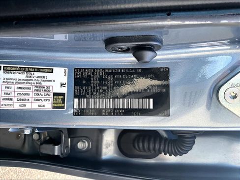 Used 2024 Toyota Corolla Cross AWD Hybrid w/ Convenience Package image 6