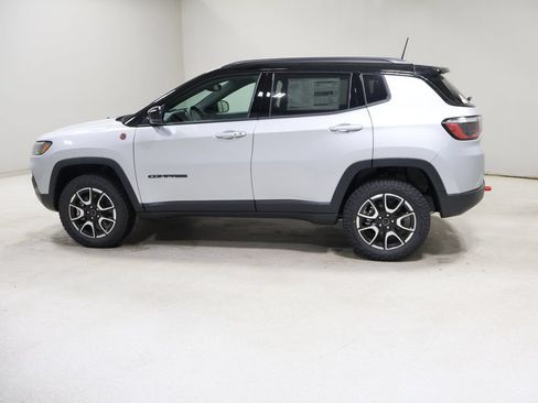New 2026 Jeep Compass Trailhawk AWD/4WD image 4