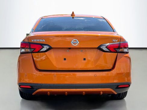 Used 2022 Nissan Versa SV image 6