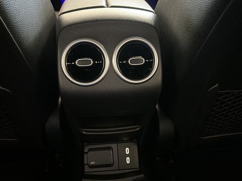 Used 2025 Mercedes-Benz GLA 250 image 32