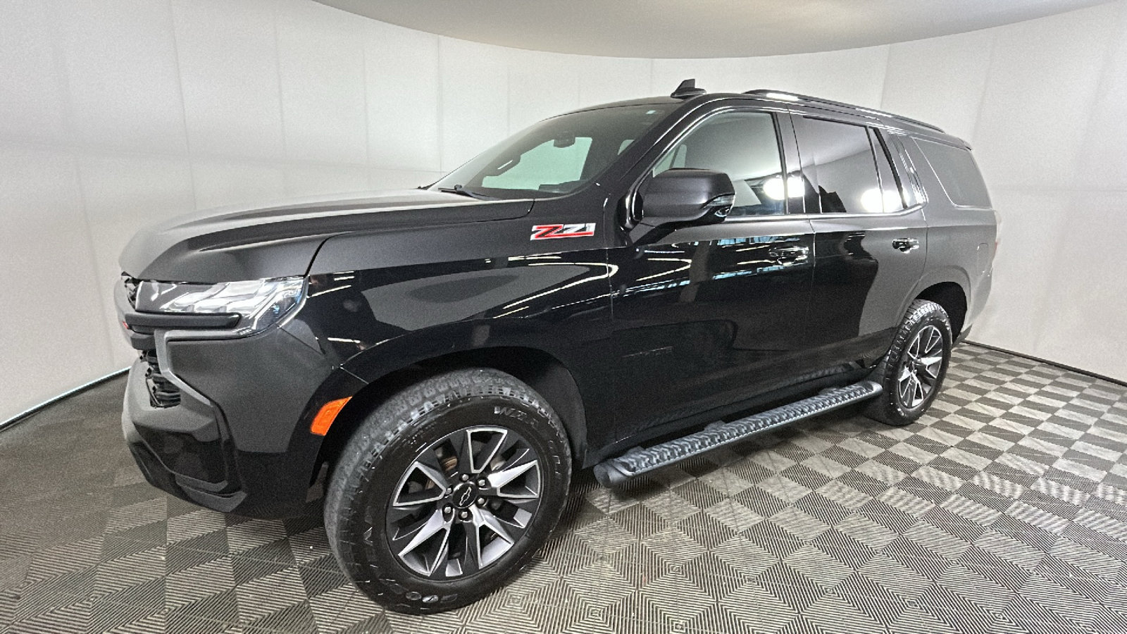 Used 2021 Chevrolet Tahoe Z71 w/ Z71 Signature Package AWD/4WD image 8