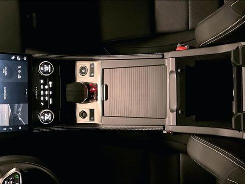 Certified 2025 Jaguar F-PACE R-Dynamic S image 11