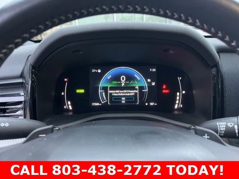 Used 2025 Toyota Camry SE image 21