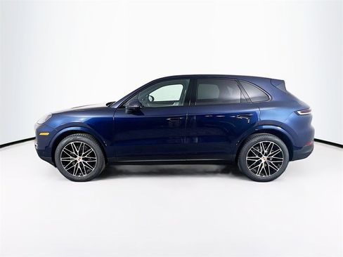 New 2026 Porsche Cayenne Base image 2